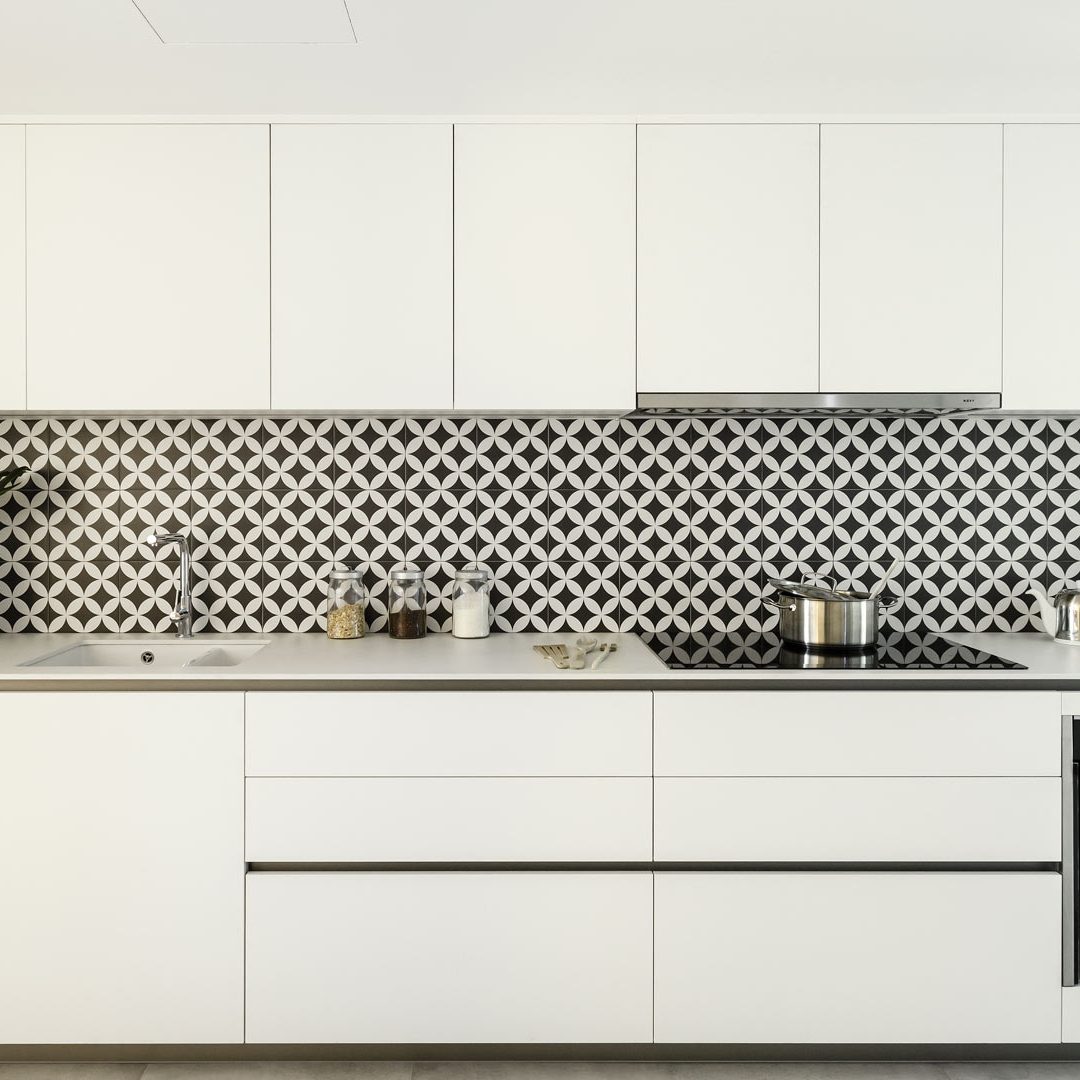 Cocina-abierta-lineal-00-SpaiCuines